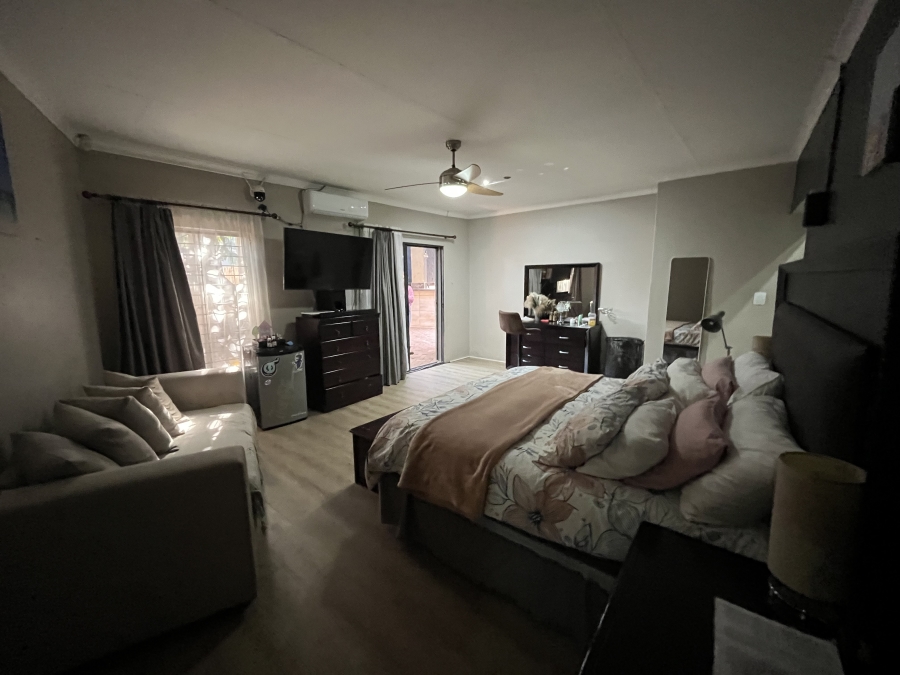 3 Bedroom Property for Sale in Safari Gardens North West